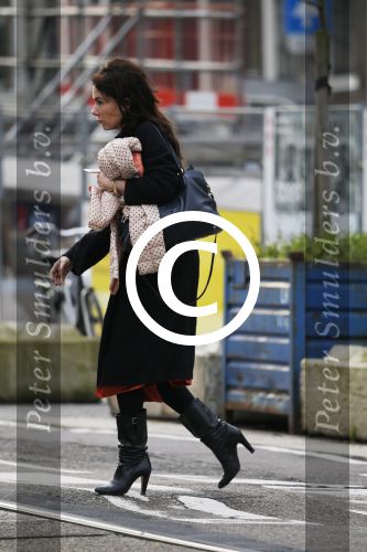 Amsterdam 8 december 2015
Halina Reijn op straat in Amsterdam.
