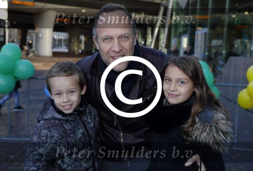 Amsterdam 10 januari 2016
Premiere race naar de maan in pathe arena. Hugo Metsers met kinderen