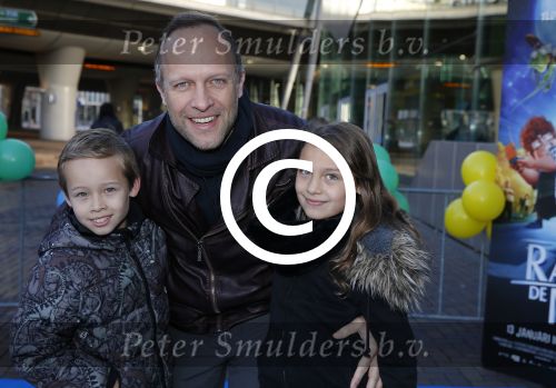 Amsterdam 10 januari 2016
Premiere race naar de maan in pathe arena. Hugo Metsers met kinderen