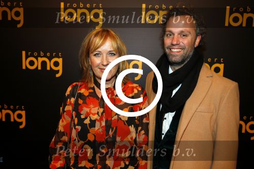 Gouda 7 december 2015
Premiere Robert Long in de schouwburg van Gouda.
inge Ipenburg met een kennis