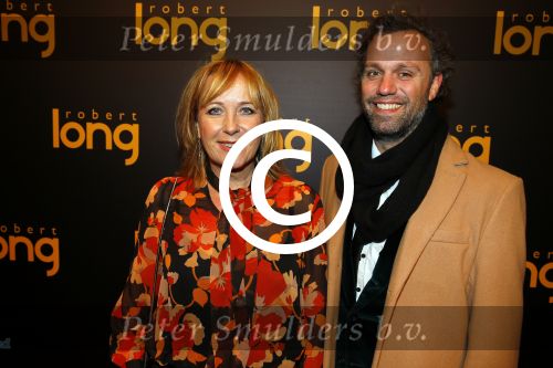 Gouda 7 december 2015
Premiere Robert Long in de schouwburg van Gouda.
inge Ipenburg met een kennis