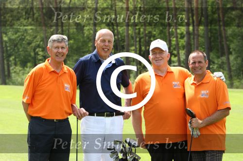 Ommen, 25 Mei 2009 Energy4all Golfdag 2009 op golfbaan Hooge Graven
met veel BN-ers, georganiseerd door golfpro Joost Hage en zijn vrouw Gina Hage
Jan Smit ( Voorzitter sc Heracles ) scheidsrechter Ruud Bossen, Cas Spijkers en Dhr. Meulmann
Peter Smulders BV Eindhoven