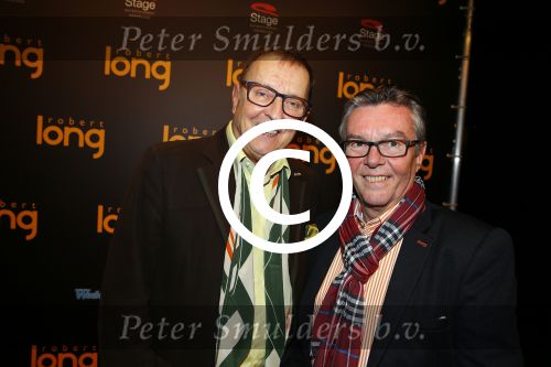 Gouda 7 december 2015
Premiere Robert Long in de schouwburg van Gouda.
Jan Swinkels met een kennis