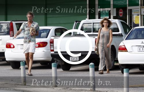 Curacao 22 december 2015
Jeroen Pauw en zijn vriendin Nimet Groeneweg gaan een matras/bed kopen voor in hun huis wat ze afgelopen jaar op Curacao gekocht hebben.
