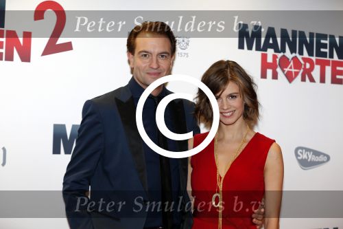 Amsterdam 14 december 2015
Premiere manneharten 2 in het nieuwe de la mar theater met als cast,
Barry Atsma Daan Schuurmans Jeroen Spitzenberger Fabian JansenMingus Dagelet Katja Herbers Hadewych Minis Jelka v Houten Liliana de Vries Maartje v d Wetering Barbara Sloesen Bo Maerten en Annick Boer.