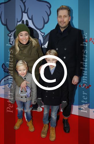 Amsterdam 17 januari 2016
Premiere Woezel en Pip in Tuschinski. Jetteke v Lexmond met man en kinderen