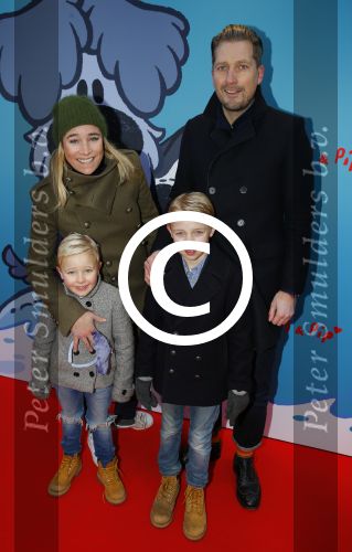 Amsterdam 17 januari 2016
Premiere Woezel en Pip in Tuschinski. Jetteke v Lexmond met man en kinderen
