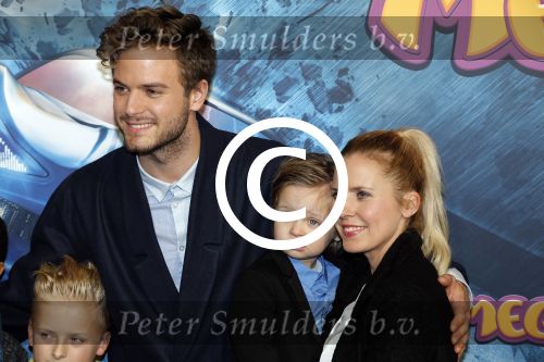 Amsterdam 9 decmber 2015
Premiere Mega Mindy met oa Jim Bakkum en Frou Souffriau in pathe arena.
Jim met Bettina Berger en hun zoon.