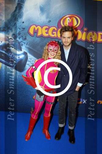 Amsterdam 9 decmber 2015
Premiere Mega Mindy met oa Jim Bakkum en Free Souffriau in pathe arena.
Jim met Bettina Berger en hun zoon.