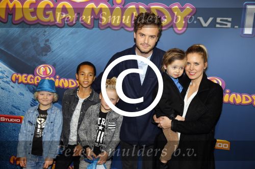 Amsterdam 9 decmber 2015
Premiere Mega Mindy met oa Jim Bakkum en Frou Souffriau in pathe arena.
Jim met Bettina Berger en hun zoon.