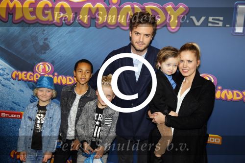 Amsterdam 9 decmber 2015
Premiere Mega Mindy met oa Jim Bakkum en Frou Souffriau in pathe arena.
Jim met Bettina Berger en hun zoon.