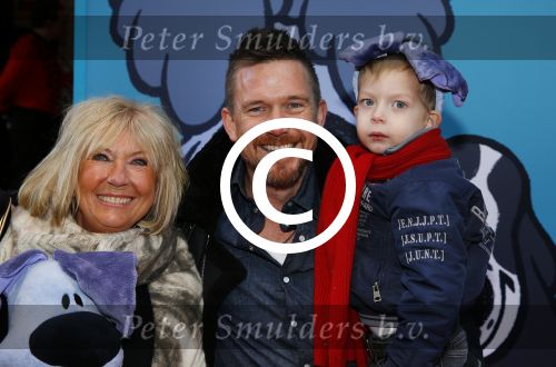 Amsterdam 17 januari 2016
Premiere Woezel en Pip in Tuschinski. Johnny de Mol met zijn moeder Willeke Alberti en zijn neefje