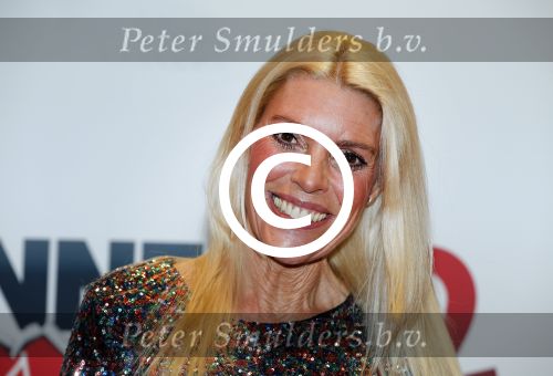 Amsterdam 14 december 2015
Premiere manneharten 2 in het nieuwe de la mar theater met als cast,
Barry Atsma Daan Schuurmans Jeroen Spitzenberger Fabian JansenMingus Dagelet Katja Herbers Hadewych Minis Jelka v Houten Liliana de Vries Maartje v d Wetering Barbara Sloesen Bo Maerten en Annick Boer. Bert v d Veer en Judith Osborn