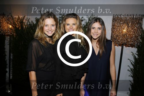 Amsterdam 10 december 2015
Openingsavond VIP van de luxury fair in de RAI.
Judith Wiersema met dochters