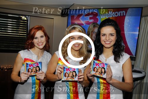 Rotterdam 17 december 2015 
Presentatie nieuwe cd K3. K3 in nieuwe samenstelling zijn  Hanne, Marthe en Klaasje meteen de studio in gedoken. Dit heeft geresulteerd in 10.000 luchtballonnen! Deze dubbel cd bevat Ã©Ã©n cd met gloednieuwe K3-nummers en een best of met de 12 grootste hits uit de K3-geschiedenis! 
Marthe De Pillecyn
Hanne Verbruggen
Klaasje Meijer