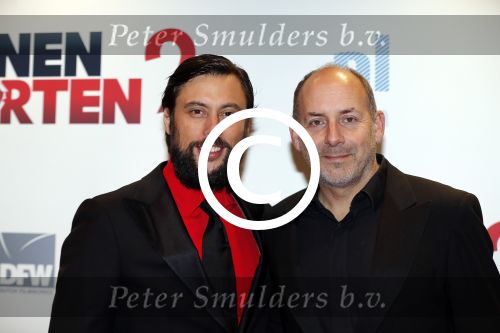 Amsterdam 14 december 2015
Premiere manneharten 2 in het nieuwe de la mar theater met als cast,
Barry Atsma Daan Schuurmans Jeroen Spitzenberger Fabian JansenMingus Dagelet Katja Herbers Hadewych Minis Jelka v Houten Liliana de Vries Maartje v d Wetering Barbara Sloesen Bo Maerten en Annick Boer. Alain de Levita en Kaja Wolffers