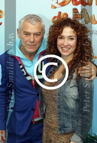 Amsterdam 6 december 2015
Premiere Dummie de Mummie in theater Amsterdam.
Katja Schuurman en Hans Dagelet