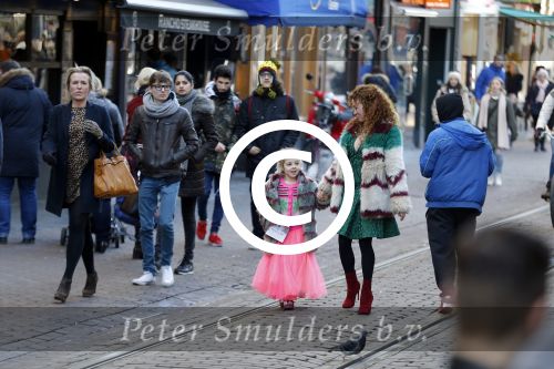 Amsterdam 17 januari 2016
Premiere Woezel en Pip in Tuschinski. Katja Schuurman met dochter Sammie