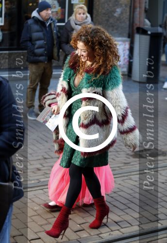 Amsterdam 17 januari 2016
Premiere Woezel en Pip in Tuschinski. Katja Schuurman met dochter Sammie