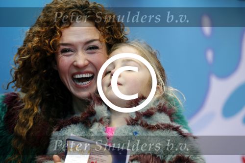 Amsterdam 17 januari 2016
Premiere Woezel en Pip in Tuschinski. Katja Schuurman met dochter Sammie