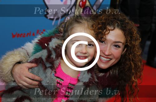 Amsterdam 17 januari 2016
Premiere Woezel en Pip in Tuschinski. Katja Schuurman met dochter Sammie