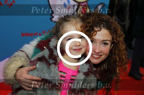 Amsterdam 17 januari 2016
Premiere Woezel en Pip in Tuschinski. Katja Schuurman met dochter Sammie