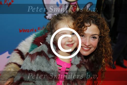 Amsterdam 17 januari 2016
Premiere Woezel en Pip in Tuschinski. Katja Schuurman met dochter Sammie