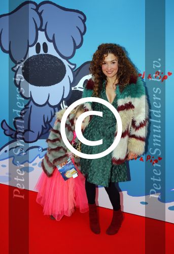 Amsterdam 17 januari 2016
Premiere Woezel en Pip in Tuschinski. Katja Schuurman met dochter Sammie