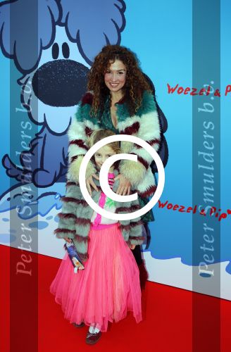 Amsterdam 17 januari 2016
Premiere Woezel en Pip in Tuschinski. Katja Schuurman met dochter Sammie