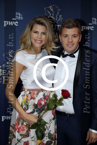 Scheveningen 13 december 2015
Premiere Beauty & the beast in het circustheater.
Jaap Reesema en zijn zwangere vriendin Kim Kotter
