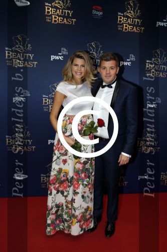 Scheveningen 13 december 2015
Premiere Beauty & the beast in het circustheater.
Jaap Reesema en zijn zwangere vriendin Kim Kotter