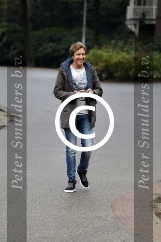 Amsterdam 7 december 2015
Presentatie Wie is de Mol in vondelpar CS.
Klaas v Kruistum