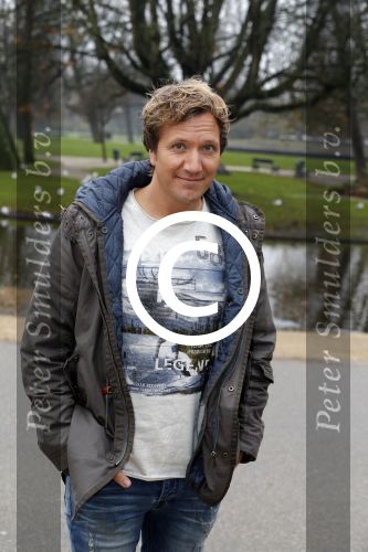 Amsterdam 7 december 2015
Presentatie Wie is de Mol in vondelpar CS.
Klaas v Kruistum