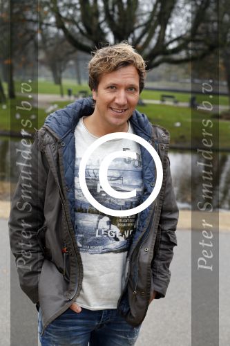 Amsterdam 7 december 2015
Presentatie Wie is de Mol in vondelpar CS.
Klaas v Kruistum