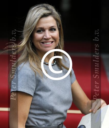 Amsterdam 2 december 2015
Koninklijke Familie bij uitreiking Prins Claus Prijs 2015 in het Koninklijk Paleis op de Dam. De Prins Claus Prijzen worden door het Prins Claus Fonds voor Cultuur en Ontwikkeling sinds 1997 jaarlijks toegekend aan kunstenaars, denkers en culturele organisaties. Aanwezig Koning Willem Alexander koningin Maxima Prins Constantijn Prinses Beatrix Prinses Laurentien en Prinses Mabel