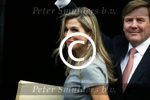 Amsterdam 2 december 2015
Koninklijke Familie bij uitreiking Prins Claus Prijs 2015 in het Koninklijk Paleis op de Dam. De Prins Claus Prijzen worden door het Prins Claus Fonds voor Cultuur en Ontwikkeling sinds 1997 jaarlijks toegekend aan kunstenaars, denkers en culturele organisaties. Aanwezig Koning Willem Alexander koningin Maxima Prins Constantijn Prinses Beatrix Prinses Laurentien en Prinses Mabel