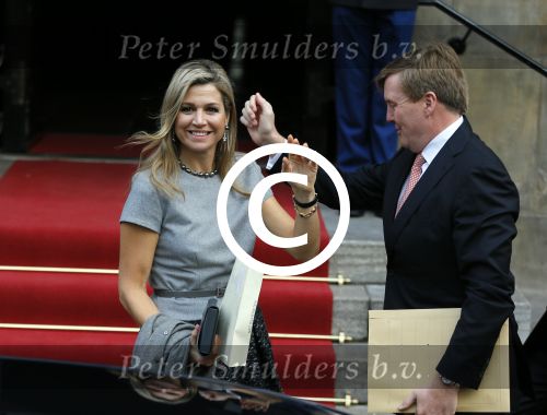 Amsterdam 2 december 2015
Koninklijke Familie bij uitreiking Prins Claus Prijs 2015 in het Koninklijk Paleis op de Dam. De Prins Claus Prijzen worden door het Prins Claus Fonds voor Cultuur en Ontwikkeling sinds 1997 jaarlijks toegekend aan kunstenaars, denkers en culturele organisaties. Aanwezig Koning Willem Alexander koningin Maxima Prins Constantijn Prinses Beatrix Prinses Laurentien en Prinses Mabel
