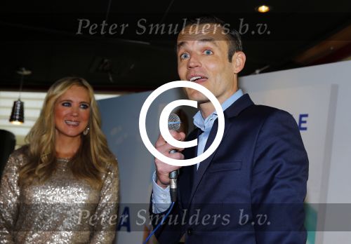 Hoorn 15 december 2015
Boek presentatie Sonja Bakker . Al har kinderen en man Jan Reus zijn aanwezig.
Directeur Lidl
