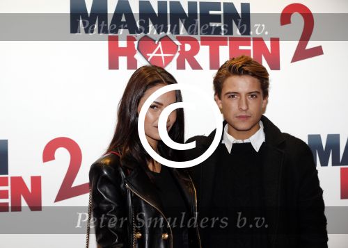 Amsterdam 14 december 2015
Premiere manneharten 2 in het nieuwe de la mar theater met als cast,
Barry Atsma Daan Schuurmans Jeroen Spitzenberger Fabian JansenMingus Dagelet Katja Herbers Hadewych Minis Jelka v Houten Liliana de Vries Maartje v d Wetering Barbara Sloesen Bo Maerten en Annick Boer. Lil Kleine met vriendin
