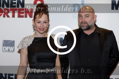 Amsterdam 14 december 2015
Premiere manneharten 2 in het nieuwe de la mar theater met als cast,
Barry Atsma Daan Schuurmans Jeroen Spitzenberger Fabian JansenMingus Dagelet Katja Herbers Hadewych Minis Jelka v Houten Liliana de Vries Maartje v d Wetering Barbara Sloesen Bo Maerten en Annick Boer. Loek Peters met vriendin