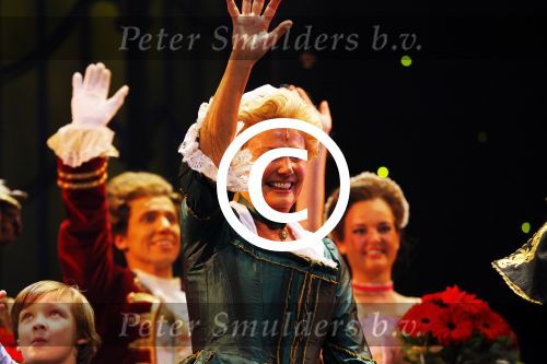 Scheveningen 13 december 2015
Premiere beauty and the beast met castleden oa Anouk Maas Freek Bartels Edwin Jonker Tony Neef Hugo Haenen en Loeki Knol.
Premiere vond plaats in het circustheater. Albert Verlinde is producent