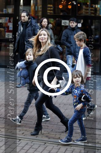Amsterdam 17 januari 2016
Premiere Woezel en Pip in Tuschinski. Dinand en Lucy Woesthoff met hun kinderen
