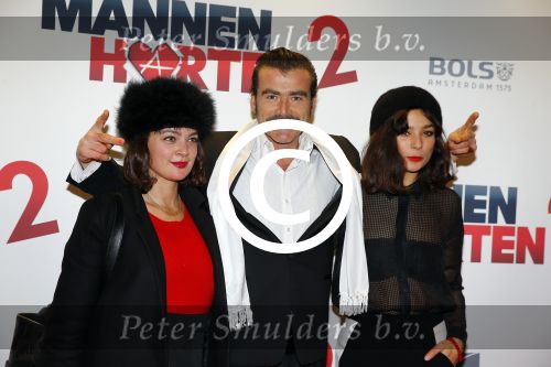 Amsterdam 14 december 2015
Premiere manneharten 2 in het nieuwe de la mar theater met als cast,
Barry Atsma Daan Schuurmans Jeroen Spitzenberger Fabian JansenMingus Dagelet Katja Herbers Hadewych Minis Jelka v Houten Liliana de Vries Maartje v d Wetering Barbara Sloesen Bo Maerten en Annick Boer.