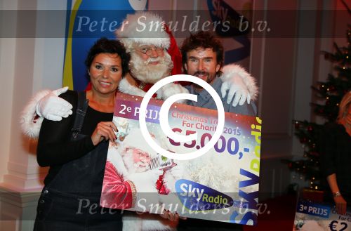 Hilversum 7 december 2015
Event Sky radio met kerstboom. De olgende bn ers doe mee.
 Xander de BuisonjÃ© & Sharon Doorson (dance4life), Barry Atsma (Diabetes Fonds) & Do (Stichting DON), Mari van de Ven & Dyanne Beekman (Hartstichting), Beau Schneider & Ruud Feltkamp (KWF Kankerbestrijding), Roel van Velzen & Roos MoggrÃ© (MasterPeace), Anouk Smulders & ManuÃ«la Kemp (Ruby and Rose), Ellen ten Damme & Henk Schiffmacher (Stichting Vluchteling), Bartho Braat & Lone van Roosendaal (Trombosestichting) en Danny de Munk & Vivian Reijs (Voedselbanken Nederland).
Vakjury
De vakjury bestaat dit jaar uit voorzitter Nance Coolen (presentatrice en winnares van CTFC 2014), Fred van Leer (kledingstylist en presentator) en Pascal Koeleman (ondernemer en jurylid van SBS 6\' Hollands Beste Bloemstylis