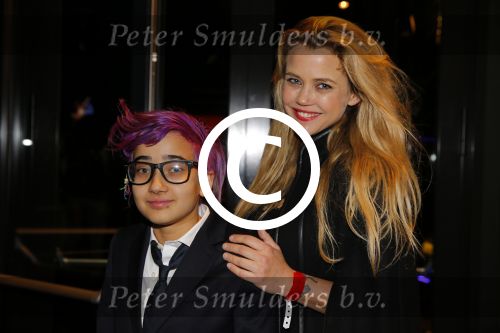 Amsterdam 15 december 2015
Premiere Star wars in het amsterdam theater.
Maria Kooistra met zoon