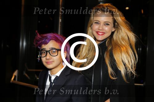 Amsterdam 15 december 2015
Premiere Star wars in het amsterdam theater.
Maria Kooistra met zoon