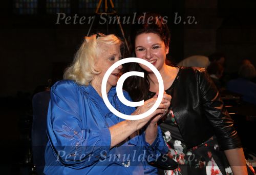Tilburg, 27 December 2015
Laatste concert van Marie-Cecile Moerdijk hier samen op de foto met Simone v d Eertwegh