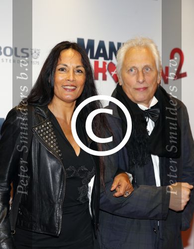 Amsterdam 14 december 2015
Premiere manneharten 2 in het nieuwe de la mar theater met als cast,
Barry Atsma Daan Schuurmans Jeroen Spitzenberger Fabian JansenMingus Dagelet Katja Herbers Hadewych Minis Jelka v Houten Liliana de Vries Maartje v d Wetering Barbara Sloesen Bo Maerten en Annick Boer. Marion Bloem met man