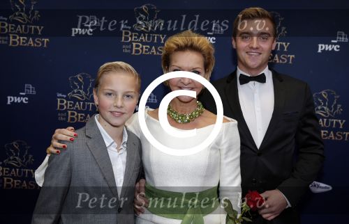 Scheveningen 13 december 2015
Premiere Beauty & the beast in het circustheater.
Mariska v Kolck met zoons