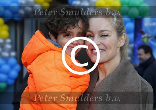 Amsterdam 10 januari 2016
Premiere race naar de maan in pathe arena.
Marit v Bohemen met zoon